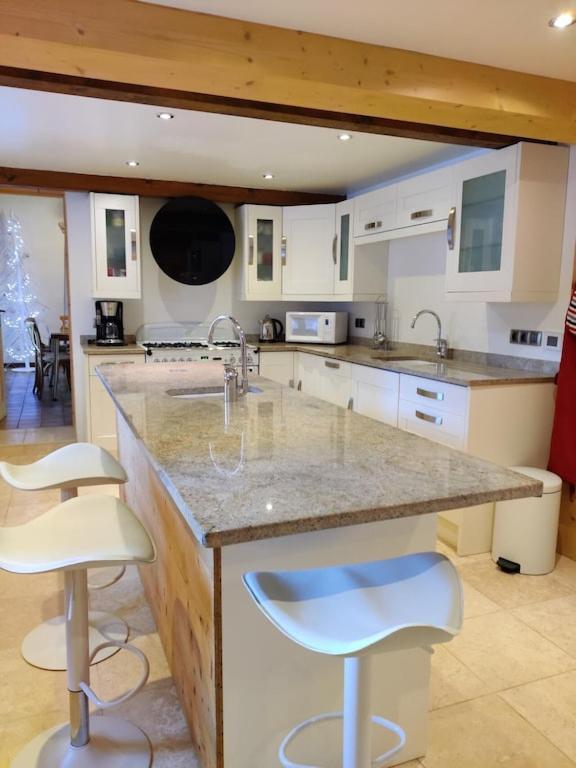 Spacious Ski Chalet In Traditional French Village, Sleeps 8, Four Star With Fibre Broadband Abondance Exterior foto